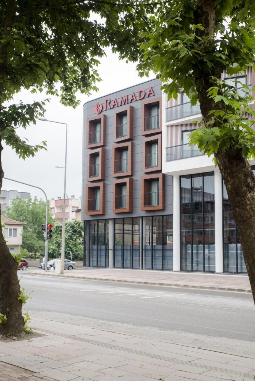 Ramada By Wyndham Sakarya Hendek Hotell Exteriör bild